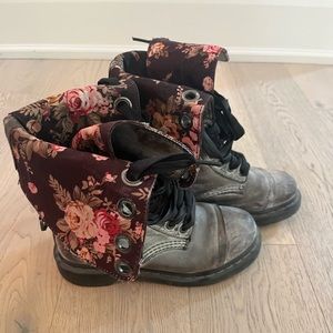 Dr Martens - floral print